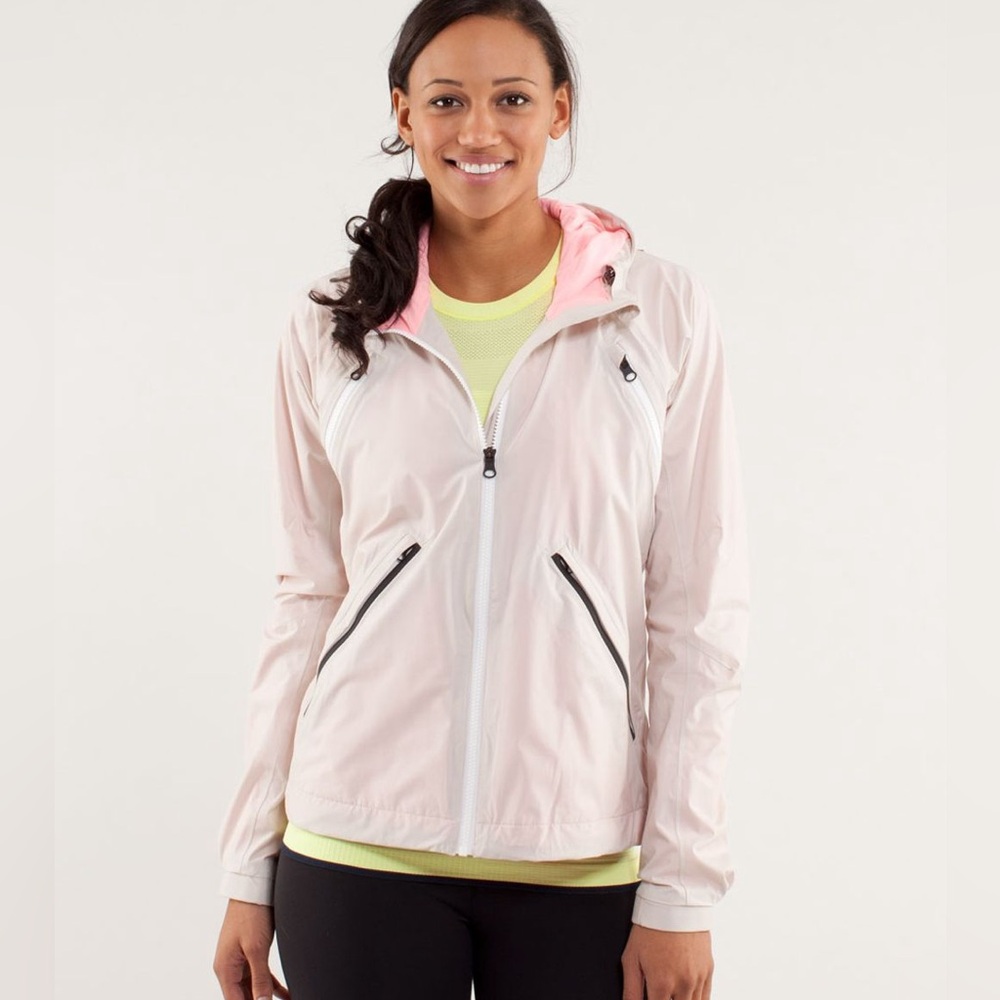 Lululemon |Rise & Shine Jacket in Dune/Bleached Coral Sz 8